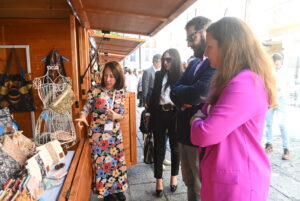 La vicepresidenta tercera de la Diputación de Cáceres, Isabel Ruíz Correyero visita la Feria RESOTEX 2025